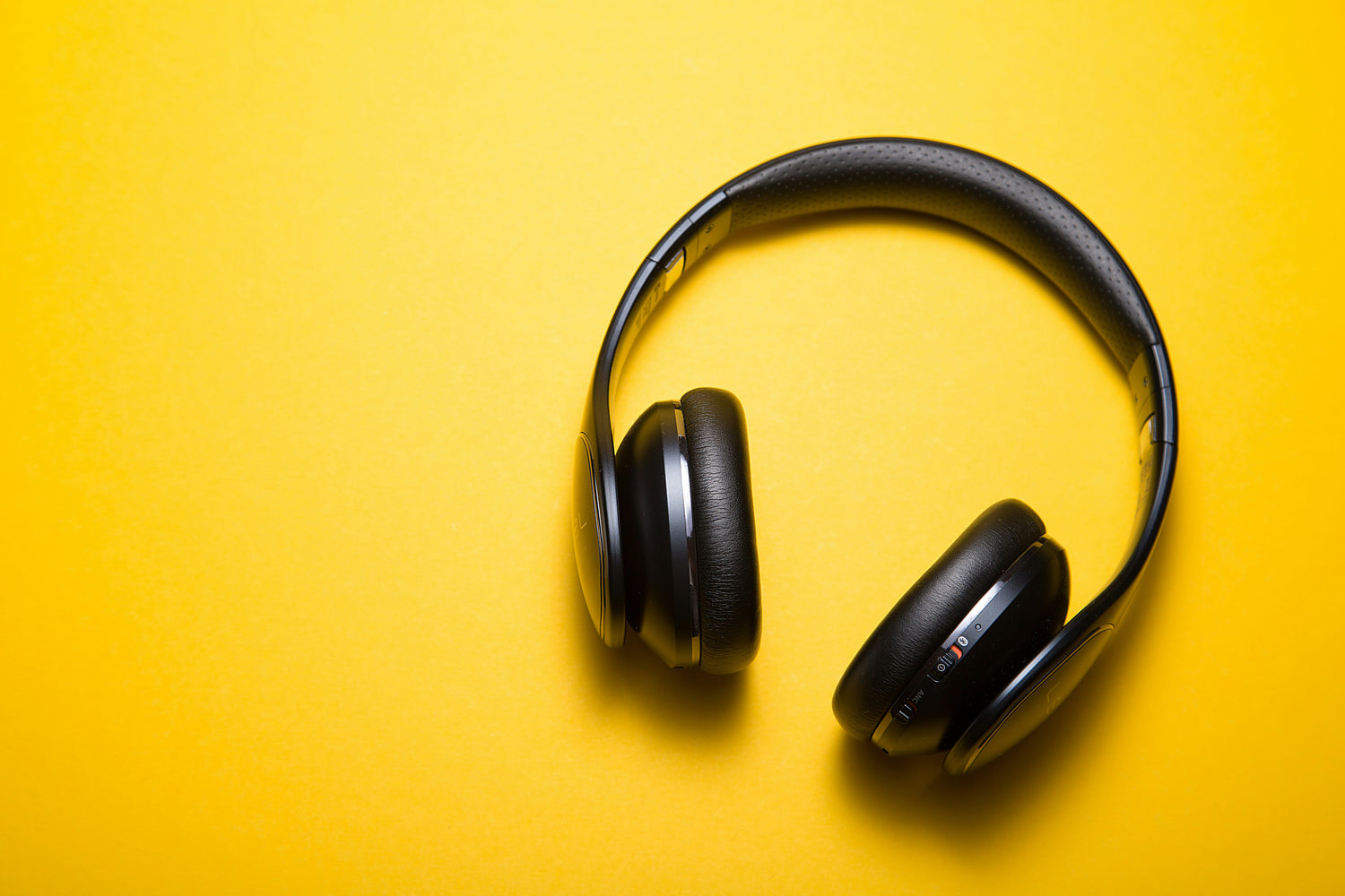 Headphones vs. Open-Ear Headphones: Hearing the Difference